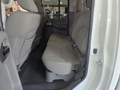 2020 Nissan Frontier SV 4DR CREW CAB - Photo 11 - Hamilton, OH 45015
