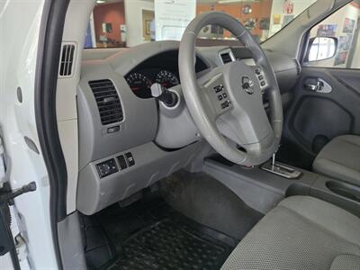 2020 Nissan Frontier SV 4DR CREW CAB - Photo 8 - Hamilton, OH 45015