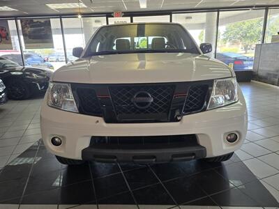 2020 Nissan Frontier SV 4DR CREW CAB - Photo 2 - Hamilton, OH 45015