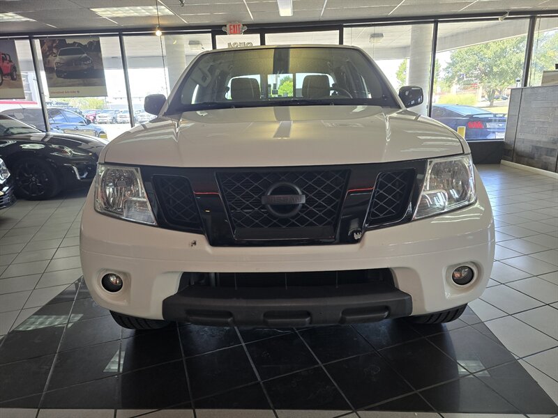 2020 Nissan Frontier SV 4DR CREW CAB - Photo 2 - Hamilton, OH 45015
