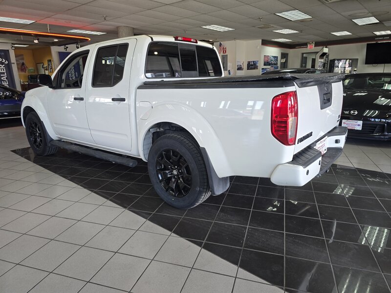 2020 Nissan Frontier SV 4DR CREW CAB - Photo 6 - Hamilton, OH 45015