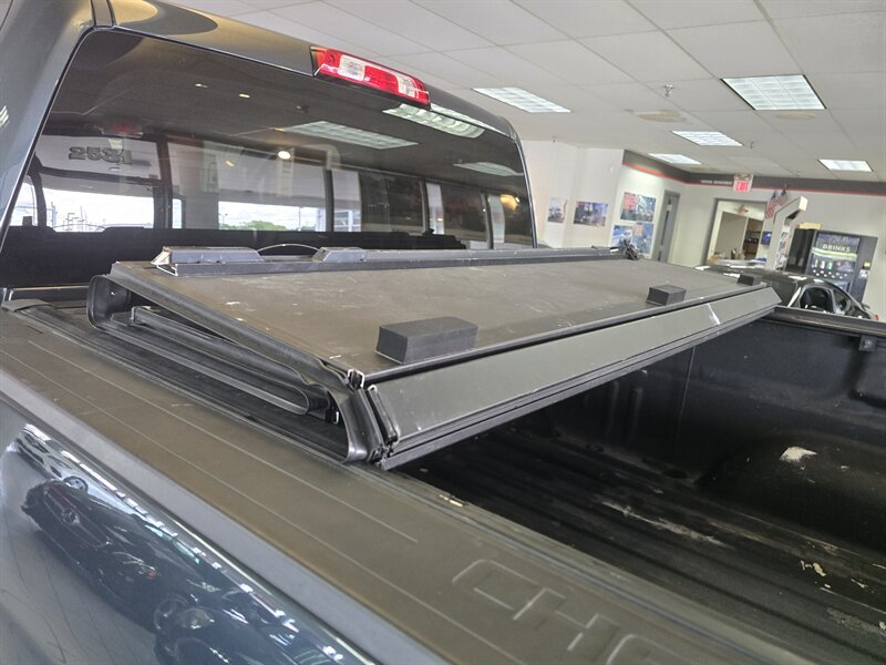 2019 Chevrolet Silverado 1500 LD LT EXTENDED CAB 4X4/V8 - Photo 32 - Hamilton, OH 45015