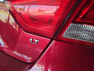 2015 Chevrolet Impala LT   - Photo 26 - Hamilton, OH 45015