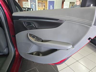 2015 Chevrolet Impala LT   - Photo 15 - Hamilton, OH 45015