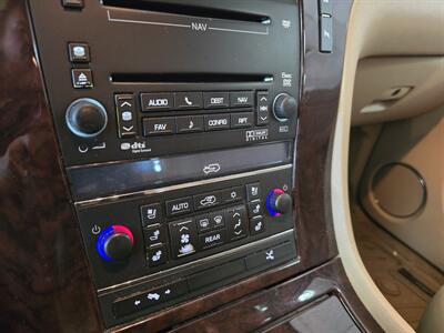 2010 Cadillac Escalade ESV Premium Luxury 4DR SUV AWD   - Photo 26 - Hamilton, OH 45015