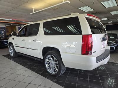2010 Cadillac Escalade ESV Premium Luxury 4DR SUV AWD   - Photo 6 - Hamilton, OH 45015