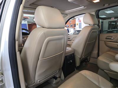 2010 Cadillac Escalade ESV Premium Luxury 4DR SUV AWD   - Photo 10 - Hamilton, OH 45015