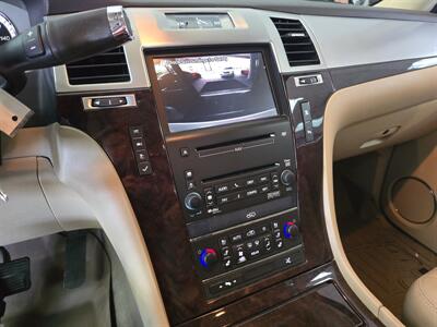 2010 Cadillac Escalade ESV Premium Luxury 4DR SUV AWD   - Photo 23 - Hamilton, OH 45015