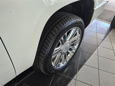2010 Cadillac Escalade ESV Premium Luxury 4DR SUV AWD   - Photo 39 - Hamilton, OH 45015