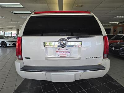 2010 Cadillac Escalade ESV Premium Luxury 4DR SUV AWD   - Photo 5 - Hamilton, OH 45015