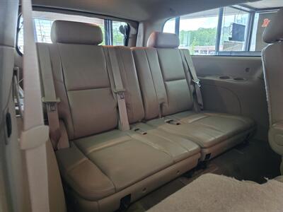 2010 Cadillac Escalade ESV Premium Luxury 4DR SUV AWD   - Photo 19 - Hamilton, OH 45015