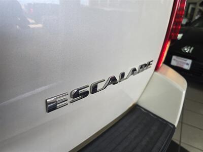 2010 Cadillac Escalade ESV Premium Luxury 4DR SUV AWD   - Photo 33 - Hamilton, OH 45015