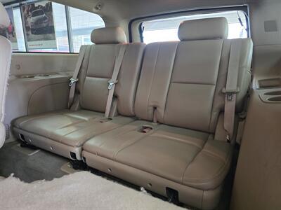 2010 Cadillac Escalade ESV Premium Luxury 4DR SUV AWD   - Photo 12 - Hamilton, OH 45015