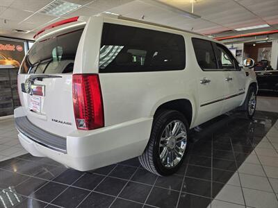 2010 Cadillac Escalade ESV Premium Luxury 4DR SUV AWD   - Photo 4 - Hamilton, OH 45015