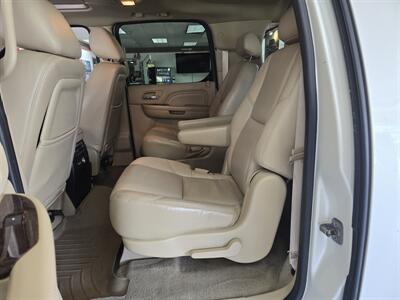 2010 Cadillac Escalade ESV Premium Luxury 4DR SUV AWD   - Photo 11 - Hamilton, OH 45015