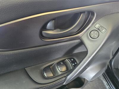 2021 Nissan Rogue SPORT S 4DR CROSSOVER AWD   - Photo 17 - Hamilton, OH 45015