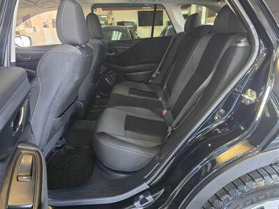 2021 Subaru Outback Premium 4DR CROSSOVER AWD   - Photo 11 - Hamilton, OH 45015