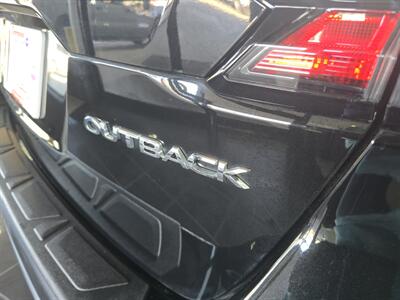 2021 Subaru Outback Premium 4DR CROSSOVER AWD   - Photo 32 - Hamilton, OH 45015