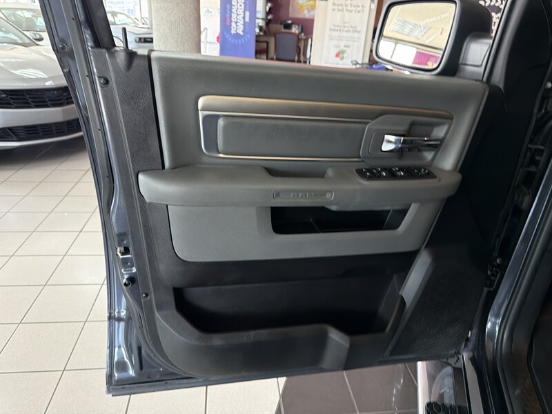 2018 RAM 1500 Big Horn/QUAD CAB/4X4 - Photo 11 - Hamilton, OH 45015