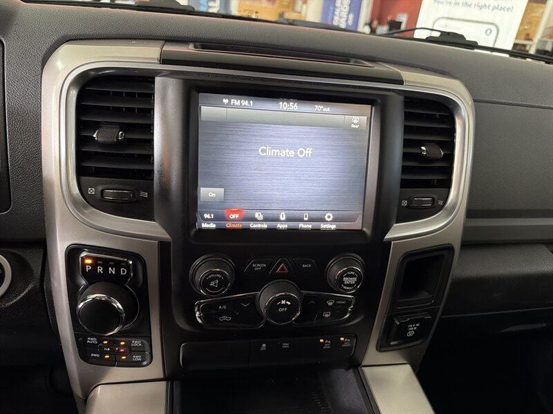 2018 RAM 1500 Big Horn/QUAD CAB/4X4 - Photo 10 - Hamilton, OH 45015