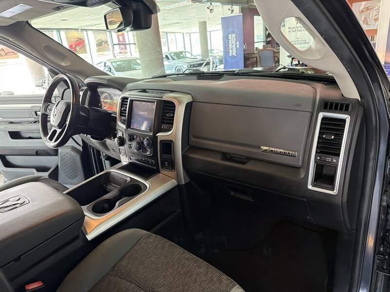2018 RAM 1500 Big Horn/QUAD CAB/4X4 - Photo 18 - Hamilton, OH 45015