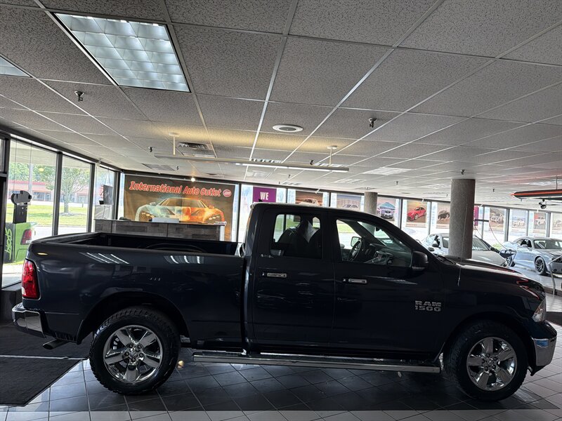 2018 RAM 1500 Big Horn/QUAD CAB/4X4 - Photo 5 - Hamilton, OH 45015