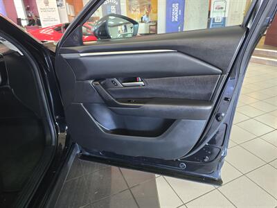 2024 Mazda CX-50 2.5 S Preferred 4DR SUV AWD   - Photo 12 - Hamilton, OH 45015