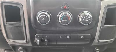 2015 RAM 3500 Tradesman 4DR CREW CAB 4X4   - Photo 19 - Hamilton, OH 45015