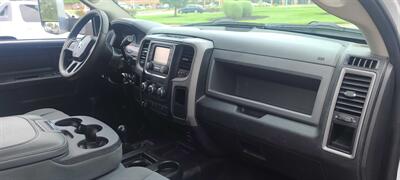 2015 RAM 3500 Tradesman 4DR CREW CAB 4X4   - Photo 34 - Hamilton, OH 45015