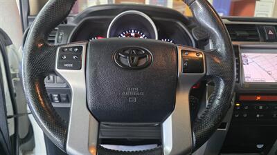 2011 Toyota 4Runner Limited 4DR SUV 4X4 - Photo 14 - Hamilton, OH 45015