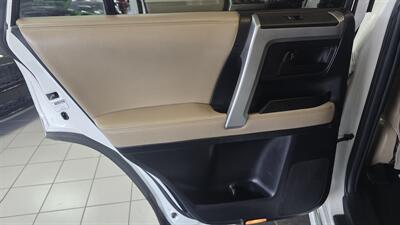 2011 Toyota 4Runner Limited 4DR SUV 4X4 - Photo 27 - Hamilton, OH 45015