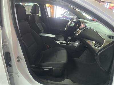 2024 Chevrolet Malibu LT   - Photo 14 - Hamilton, OH 45015