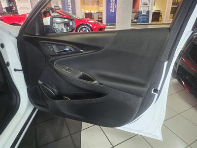 2024 Chevrolet Malibu LT   - Photo 12 - Hamilton, OH 45015