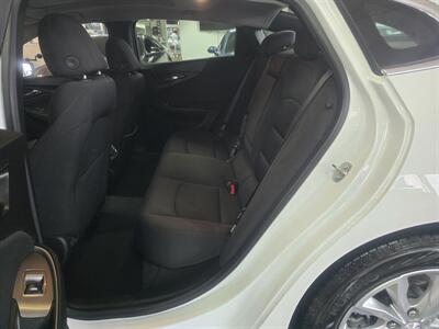 2024 Chevrolet Malibu LT   - Photo 11 - Hamilton, OH 45015