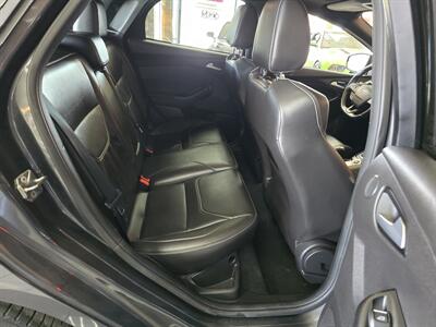 2017 Ford Focus ST4DR HATCHBACK/6SPEED   - Photo 16 - Hamilton, OH 45015
