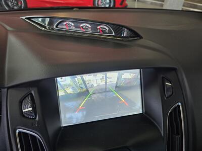 2017 Ford Focus ST4DR HATCHBACK/6SPEED   - Photo 23 - Hamilton, OH 45015