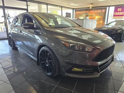 2017 Ford Focus ST4DR HATCHBACK/6SPEED   - Photo 3 - Hamilton, OH 45015
