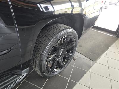 2016 Cadillac Escalade ESV Luxury Collection   - Photo 41 - Hamilton, OH 45015