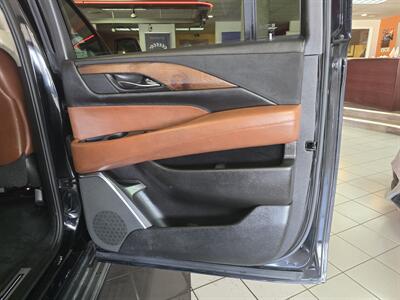 2016 Cadillac Escalade ESV Luxury Collection   - Photo 14 - Hamilton, OH 45015