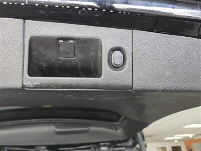 2016 Cadillac Escalade ESV Luxury Collection   - Photo 38 - Hamilton, OH 45015