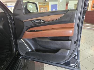 2016 Cadillac Escalade ESV Luxury Collection   - Photo 11 - Hamilton, OH 45015