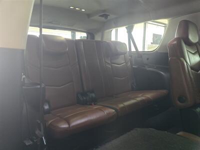 2016 Cadillac Escalade ESV Luxury Collection   - Photo 19 - Hamilton, OH 45015