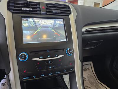 2015 Ford Fusion SE   - Photo 19 - Hamilton, OH 45015