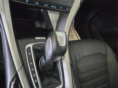 2015 Ford Fusion SE   - Photo 20 - Hamilton, OH 45015