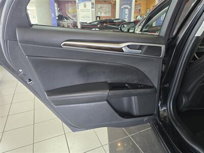 2015 Ford Fusion SE   - Photo 10 - Hamilton, OH 45015