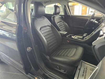 2015 Ford Fusion SE   - Photo 14 - Hamilton, OH 45015