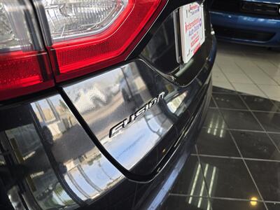 2015 Ford Fusion SE   - Photo 25 - Hamilton, OH 45015