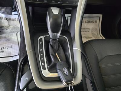 2015 Ford Fusion SE   - Photo 18 - Hamilton, OH 45015