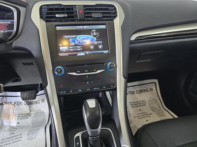 2015 Ford Fusion SE   - Photo 23 - Hamilton, OH 45015