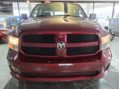 2017 RAM 1500 Express-CREW CAB-4X4-HEMI   - Photo 3 - Hamilton, OH 45015